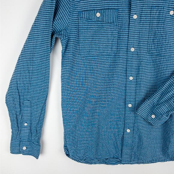 Mountain Hardwear Seersucker Shirt Men's Medium Button-Up Blue Black Stripe Logo - Picture 5 of 12